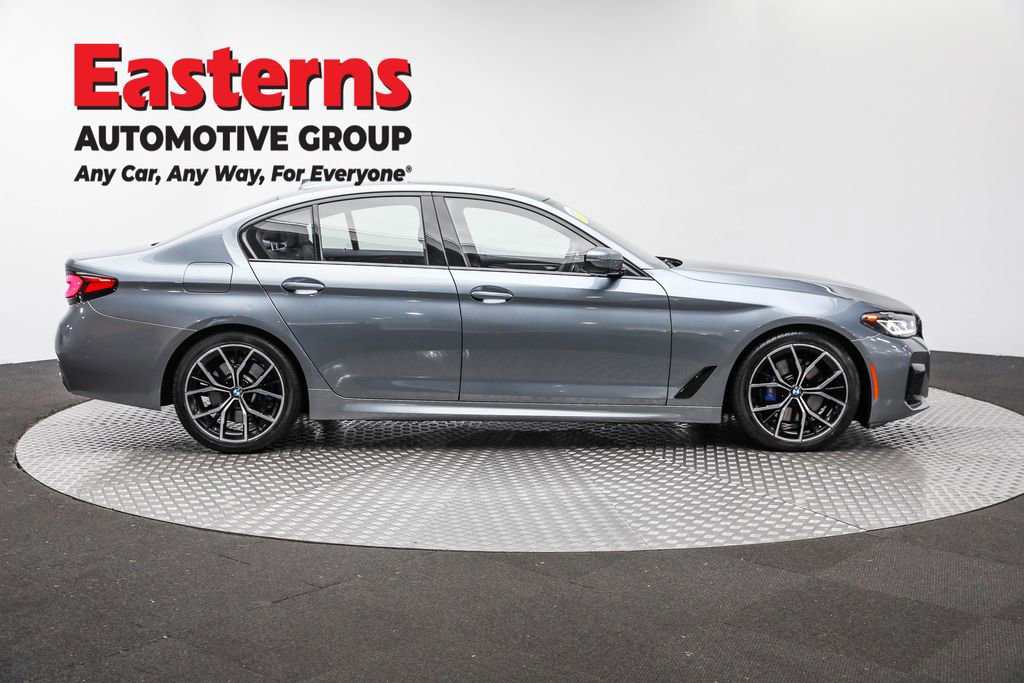 Used 2022 BMW 530i xDrive w/ M Sport Package image 4