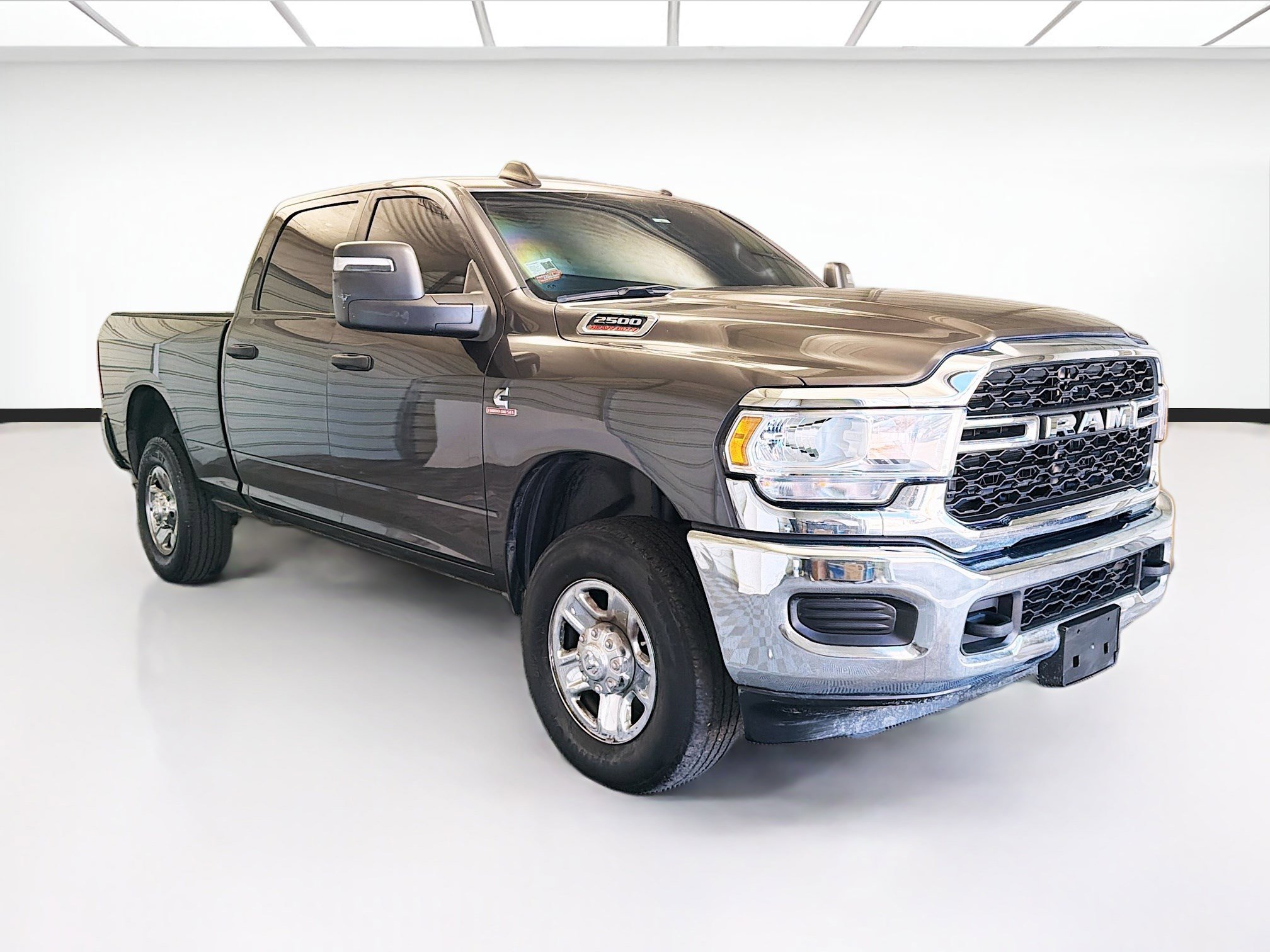 Used 2024 RAM 2500 Tradesman w/ Chrome Appearance Group image 3