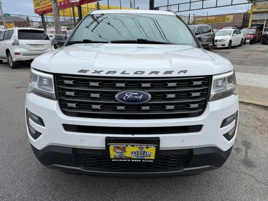 Used 2017 Ford Explorer XLT w/ Equipment Group 202A AWD/4WD image 2