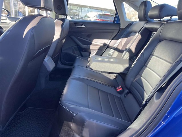Used 2023 Volkswagen Jetta SE w/ Panoramic Sunroof Package image 9