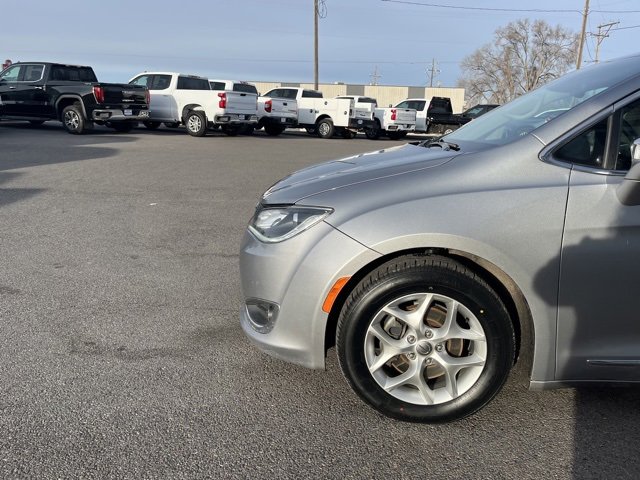 Used 2020 Chrysler Pacifica Limited image 6