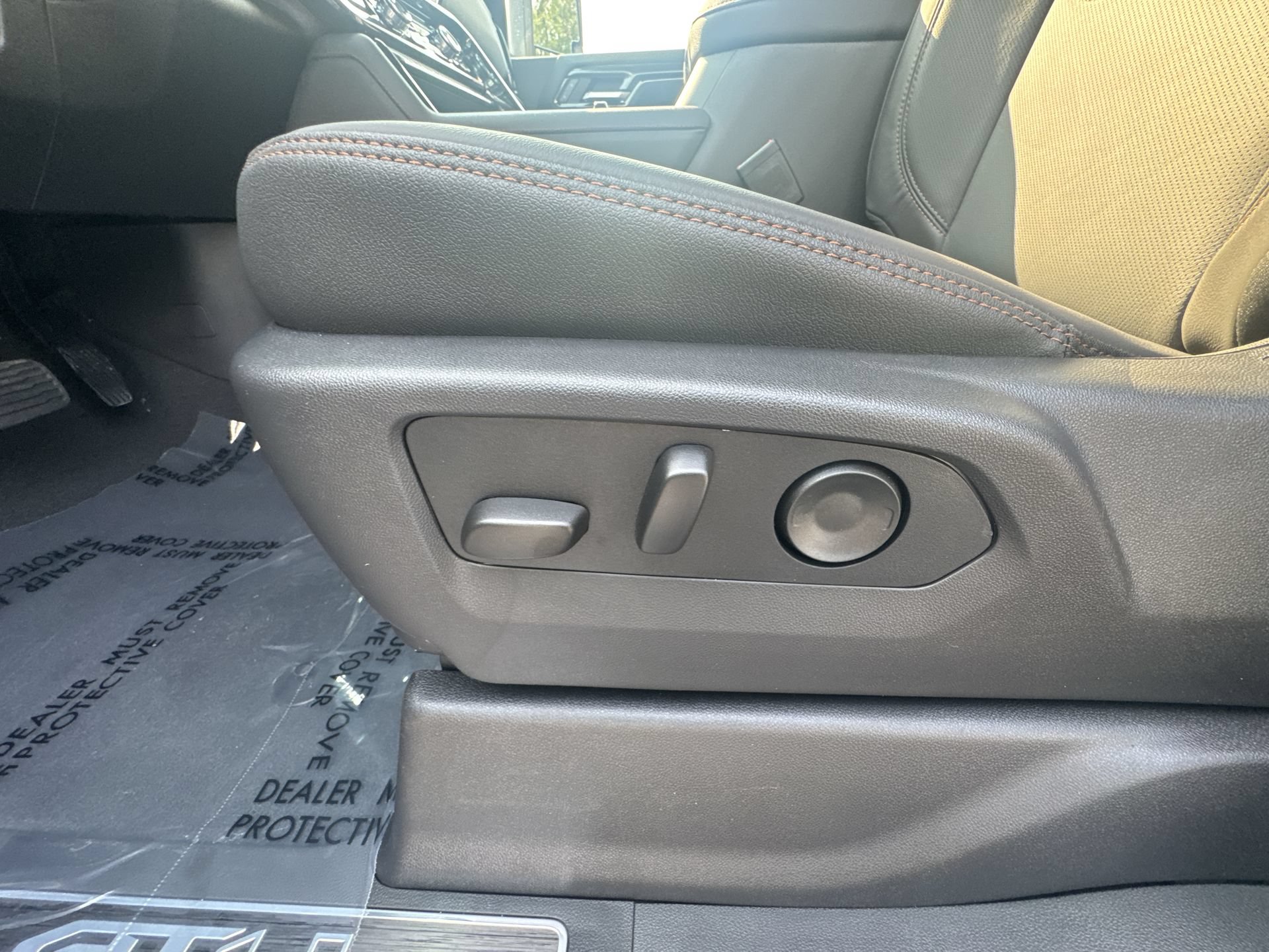 New 2026 GMC Sierra 2500 AT4 w/ AT4 Premium Plus Package AWD/4WD image 14