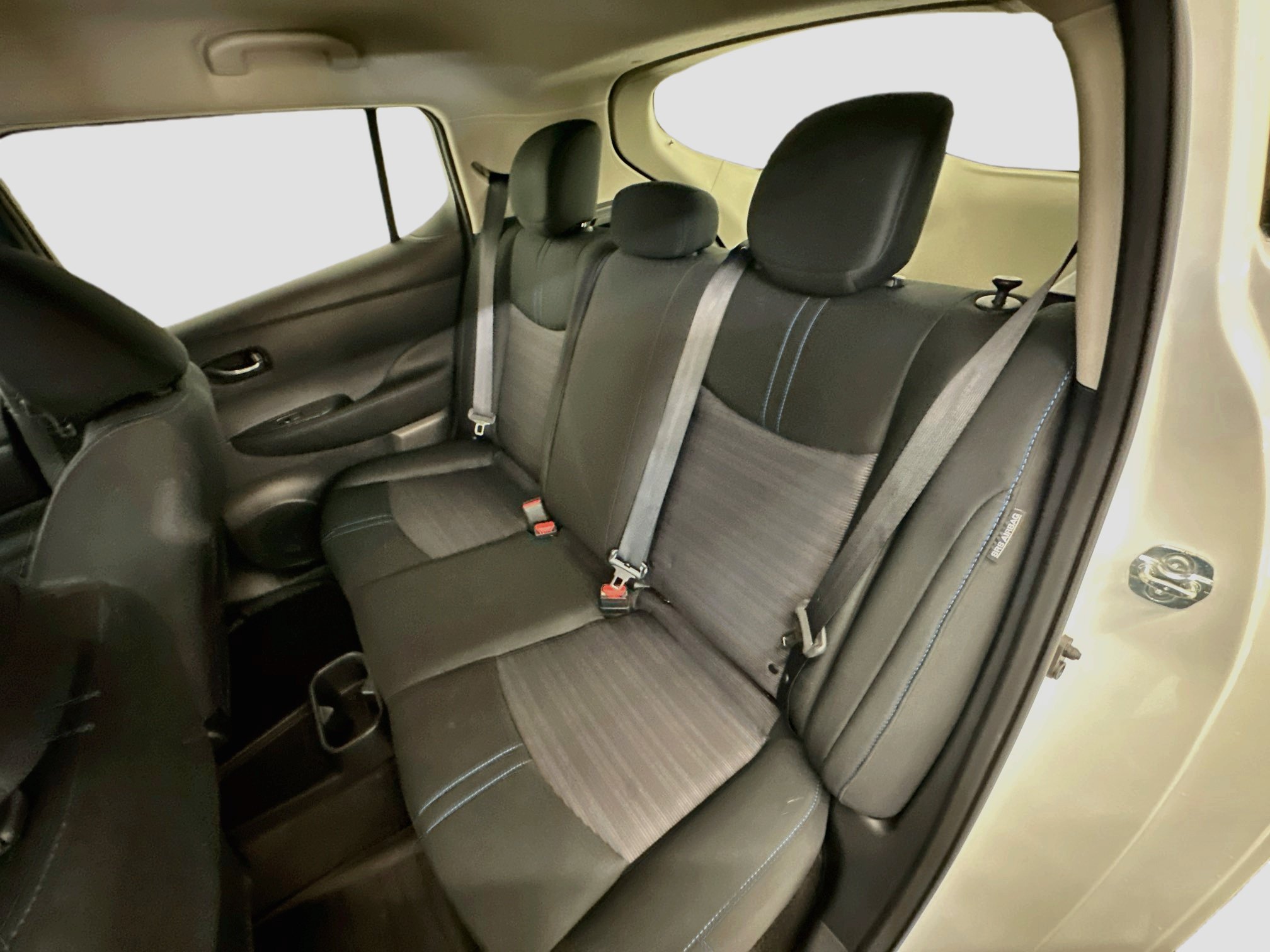 Used 2025 Nissan Leaf S FWD image 28