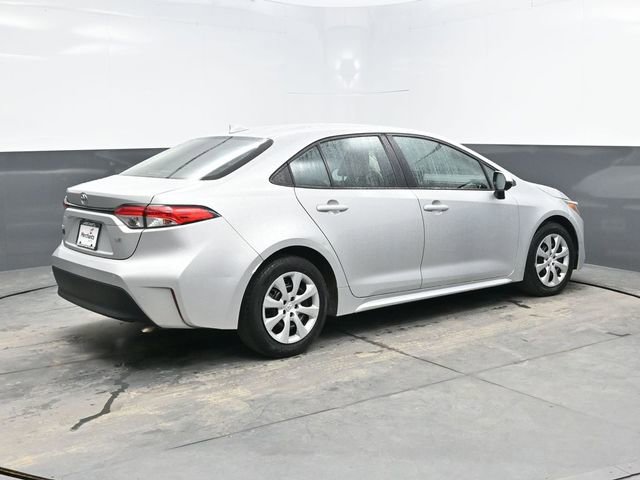 Used 2023 Toyota Corolla LE FWD image 7