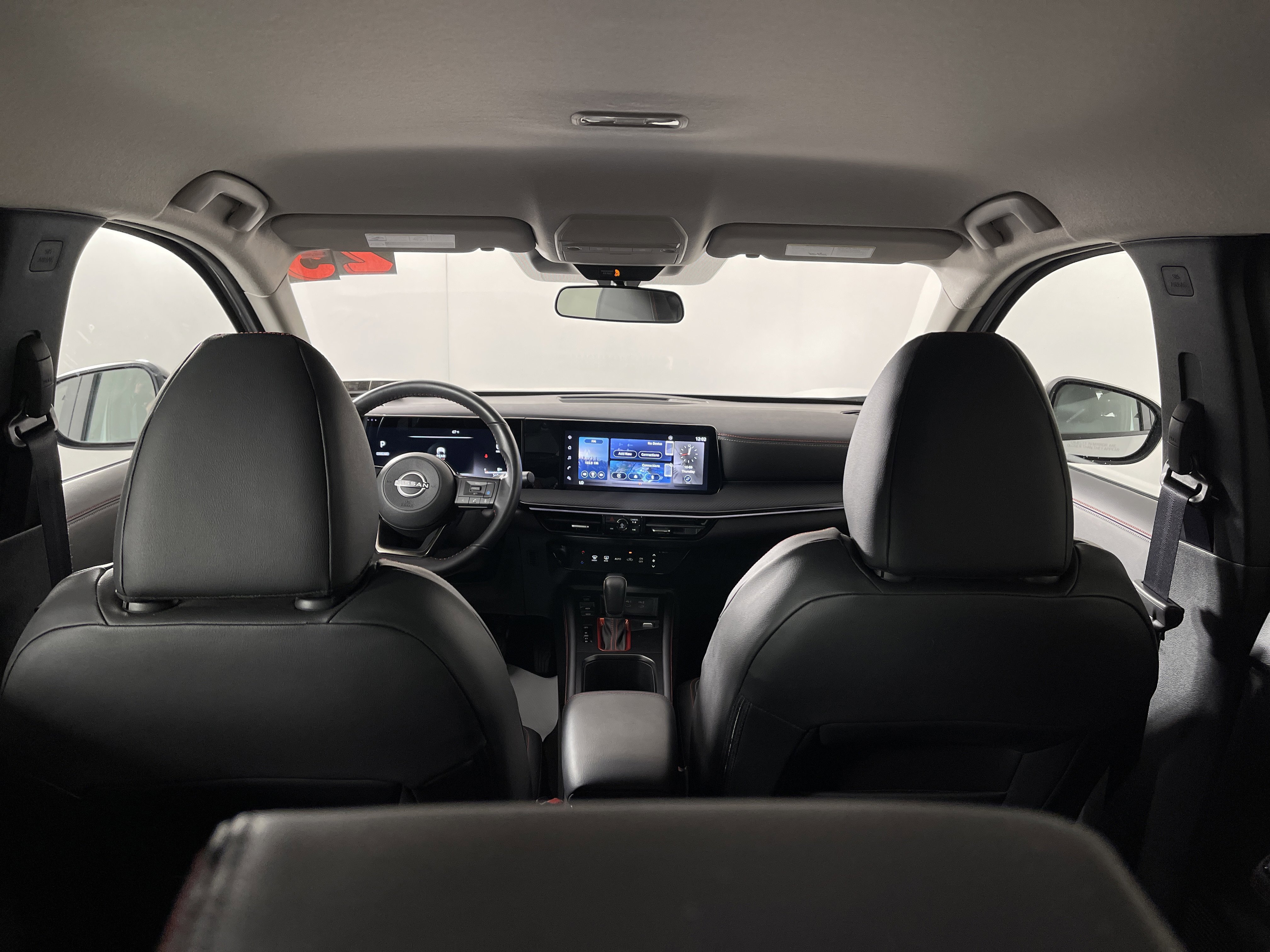 Used 2025 Nissan Kicks SR image 15