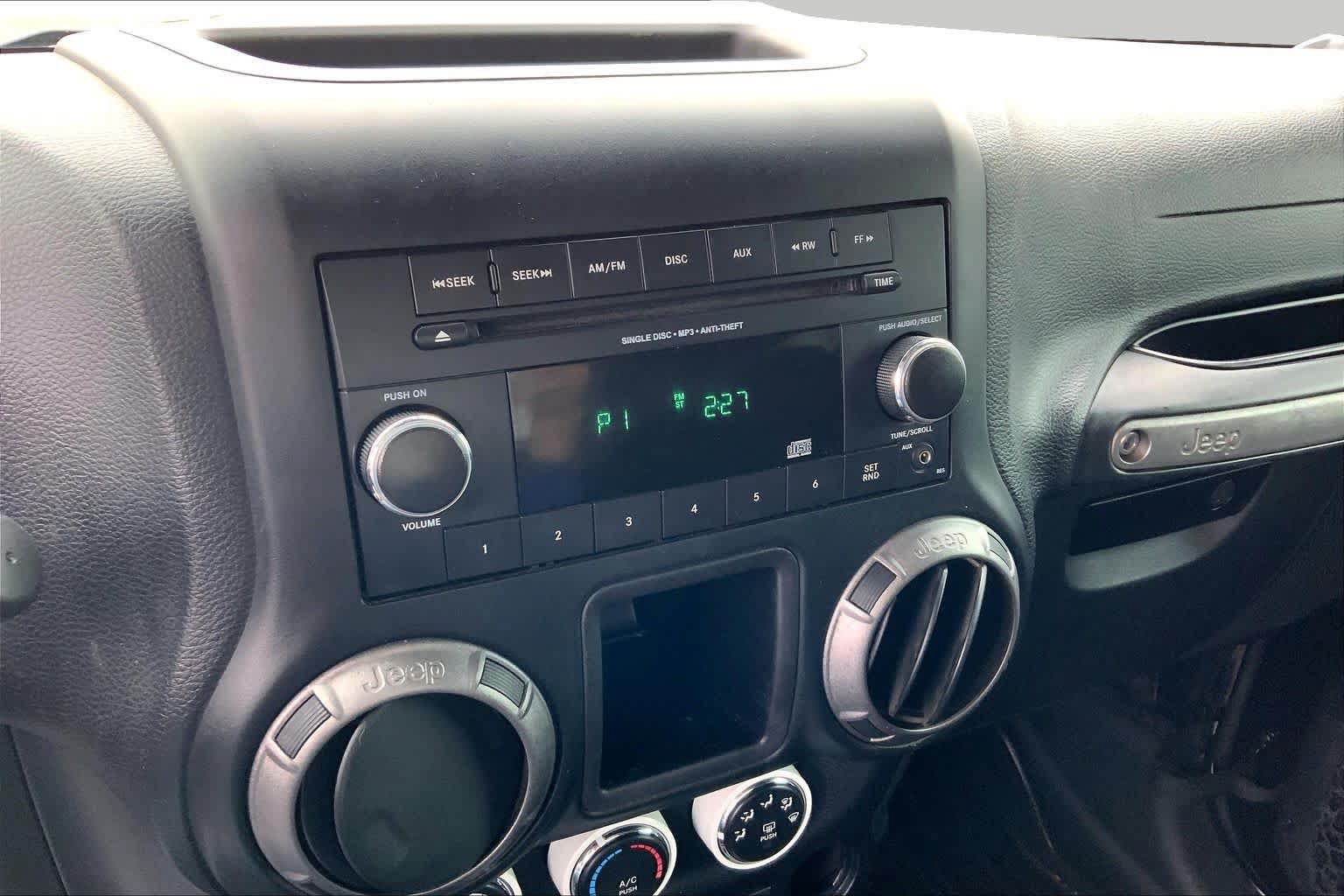 Used 2018 Jeep Wrangler Sport AWD/4WD image 27