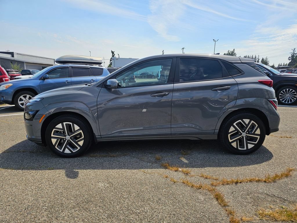 Used 2023 Hyundai Kona SE FWD image 4