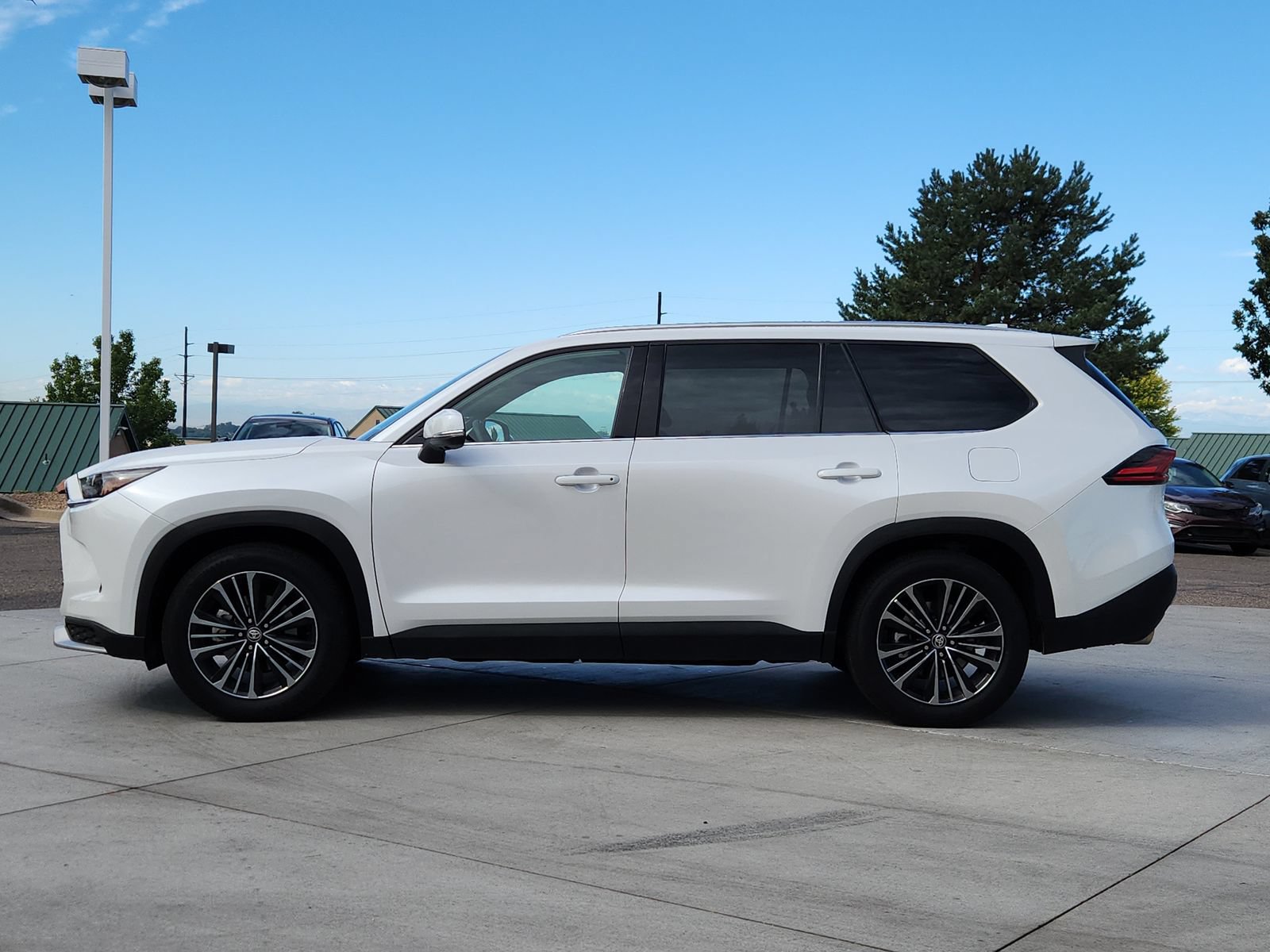 Used 2025 Toyota Grand Highlander AWD Hybrid image 2