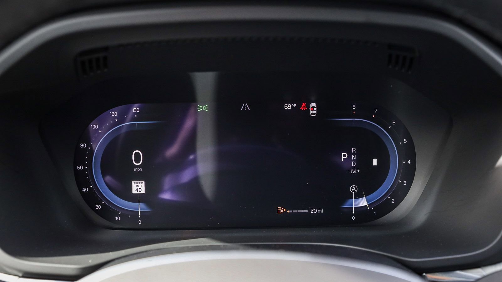 Used 2025 Volvo XC60 B5 Plus image 25