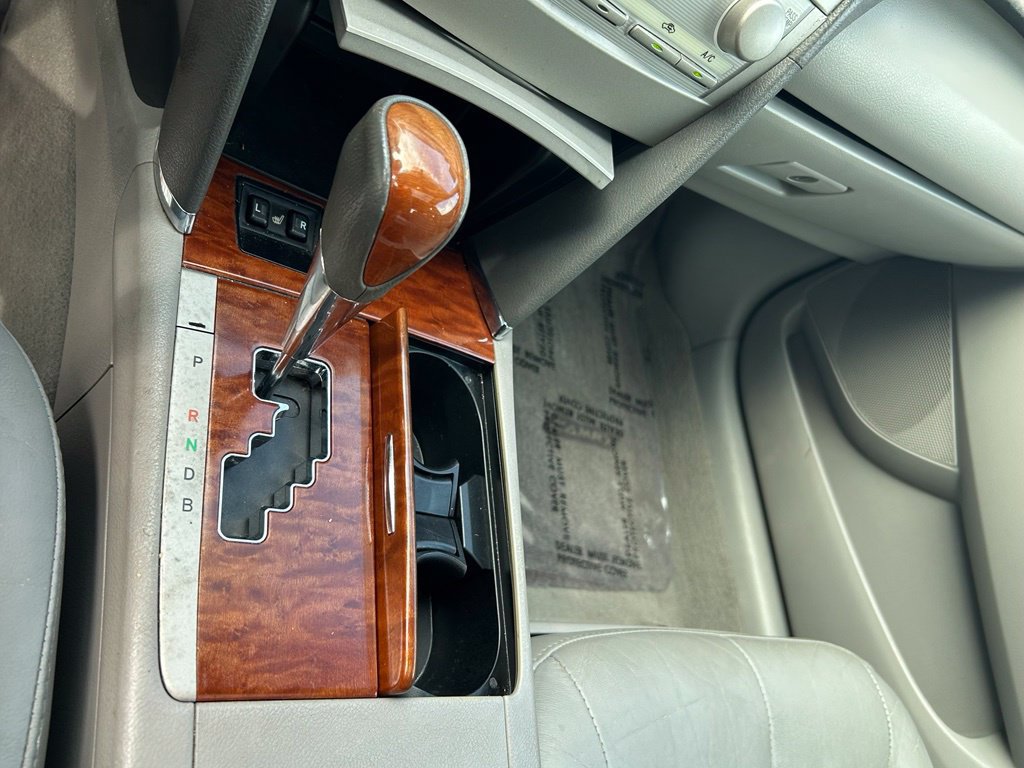 Used 2010 Toyota Camry Hybrid FWD image 18