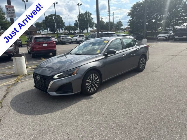 Used 2024 Nissan Altima 2.5 SV FWD image 7