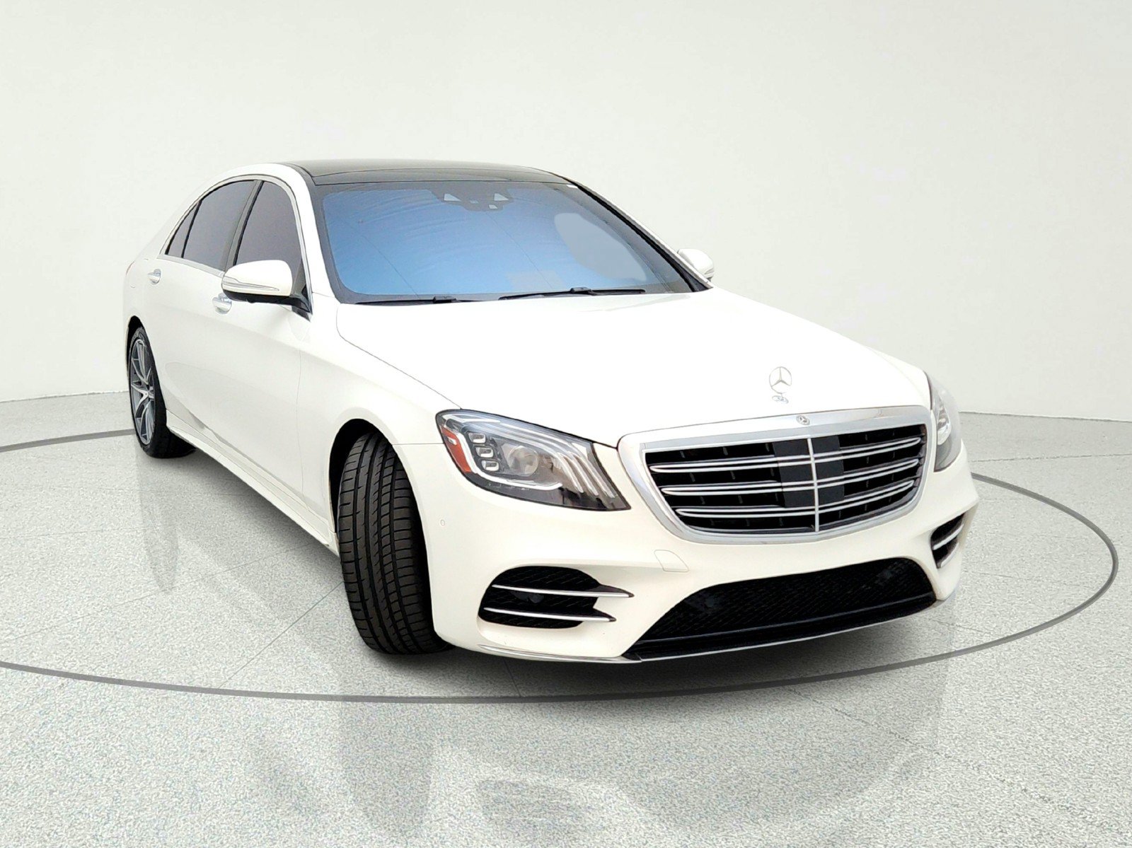 Used 2018 Mercedes-Benz S 560 Sedan image 4