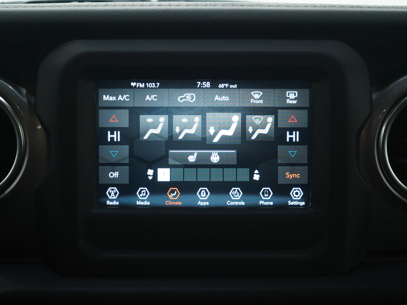 Used 2021 Jeep Wrangler Unlimited Sahara w/ LED Lighting Group image 17