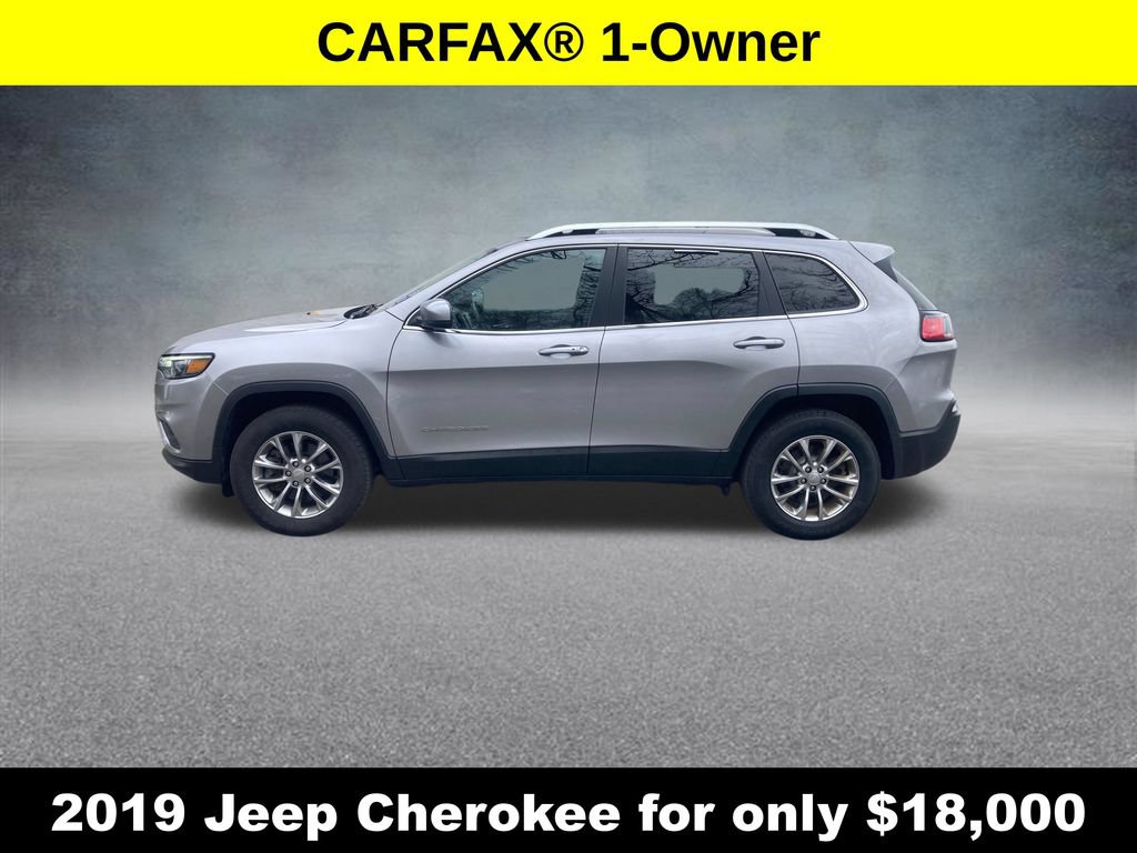 Used 2019 Jeep Cherokee Latitude Plus w/ Cold Weather Group AWD/4WD image 2