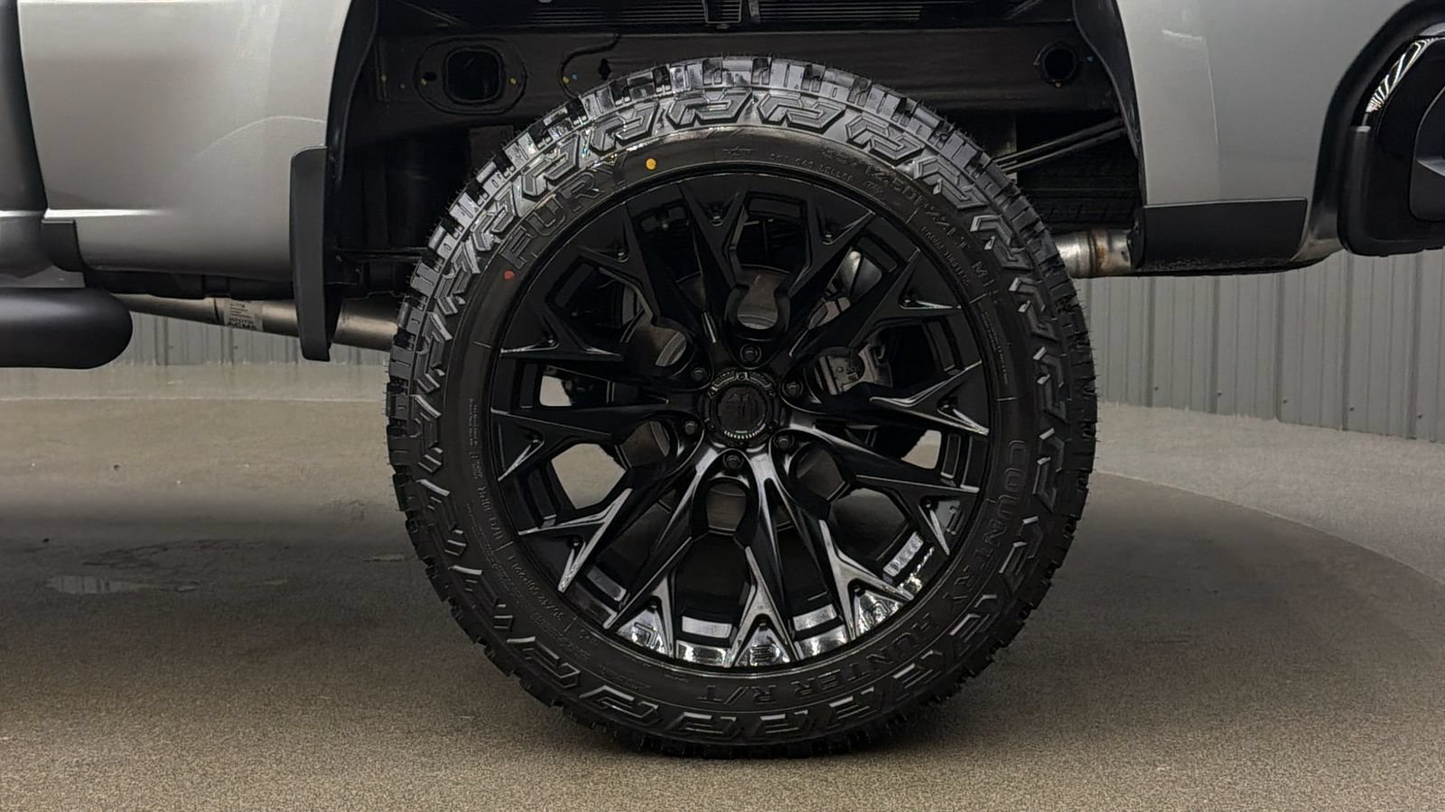 Used 2026 Chevrolet Silverado 1500 Custom Trail Boss w/ LPO, Dark Essentials Package AWD/4WD image 12
