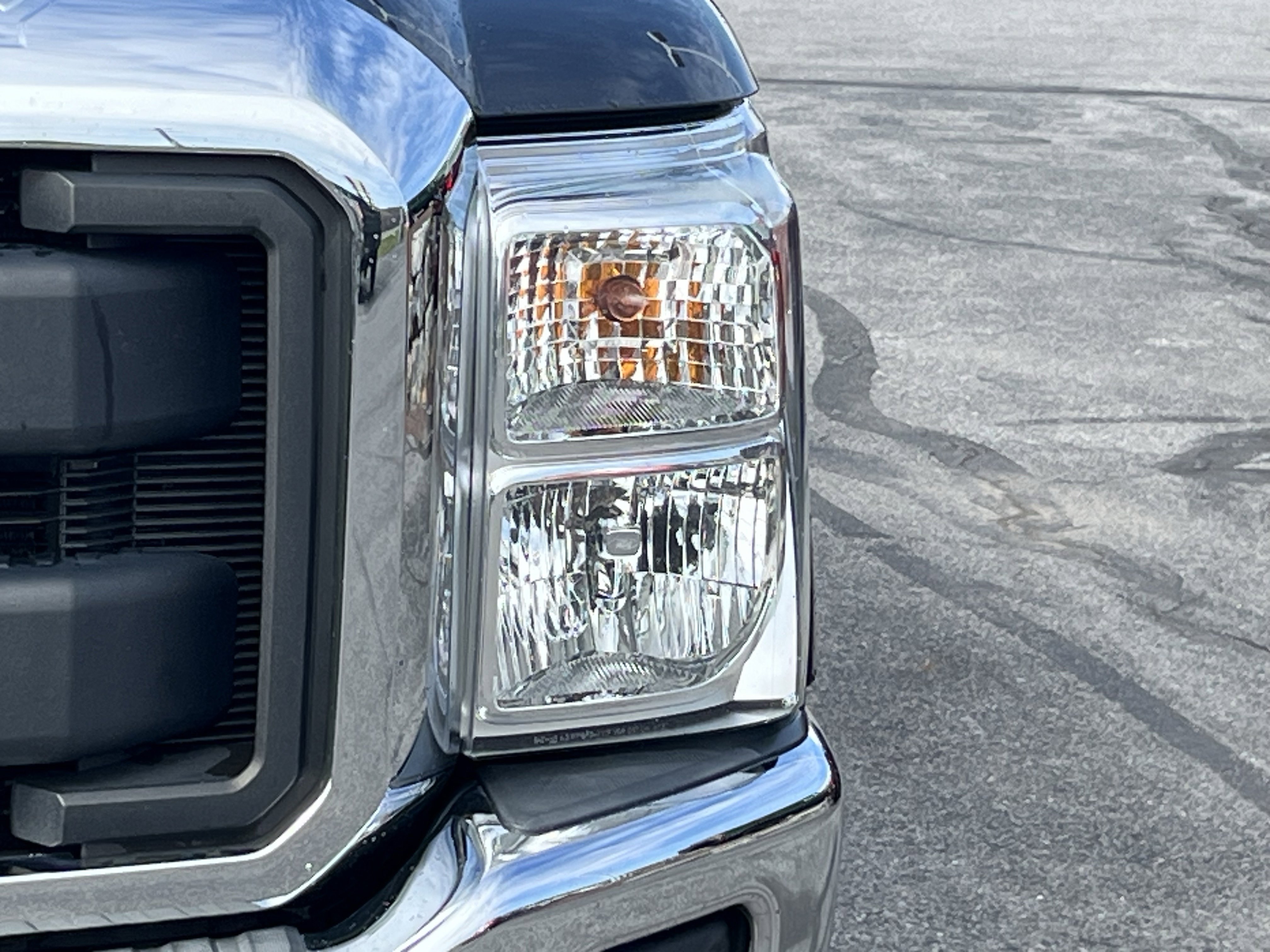 Used 2016 Ford F250 XL w/ Power Equipment Group image 9