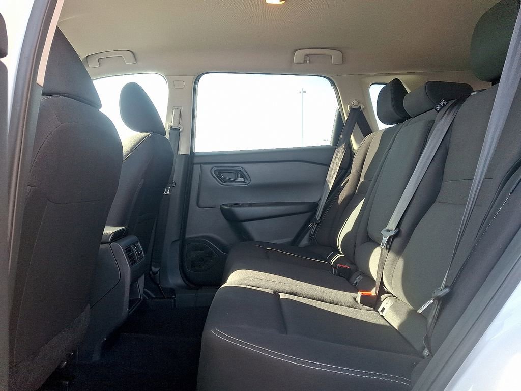 Used 2024 Nissan Rogue S image 10