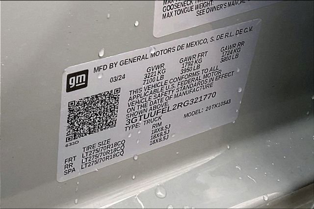 Used 2023 Chevrolet Suburban Premier image 14