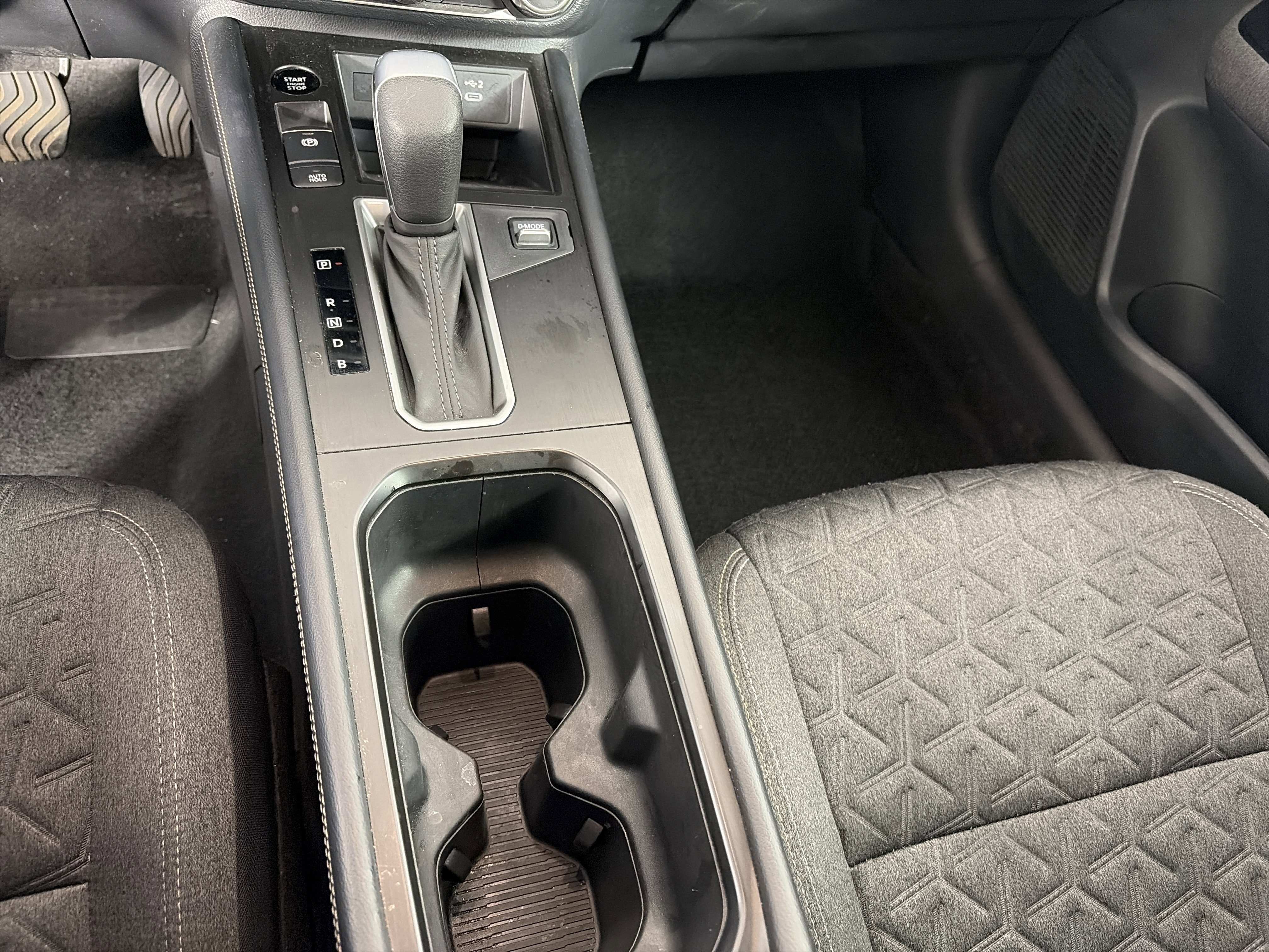 Used 2025 Nissan Kicks SV AWD/4WD image 25