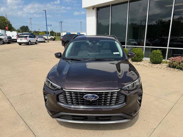 Certified 2023 Ford Escape Platinum AWD/4WD image 2