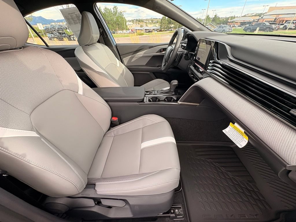 Used 2026 Toyota Camry SE w/ Convenience Package FWD image 32