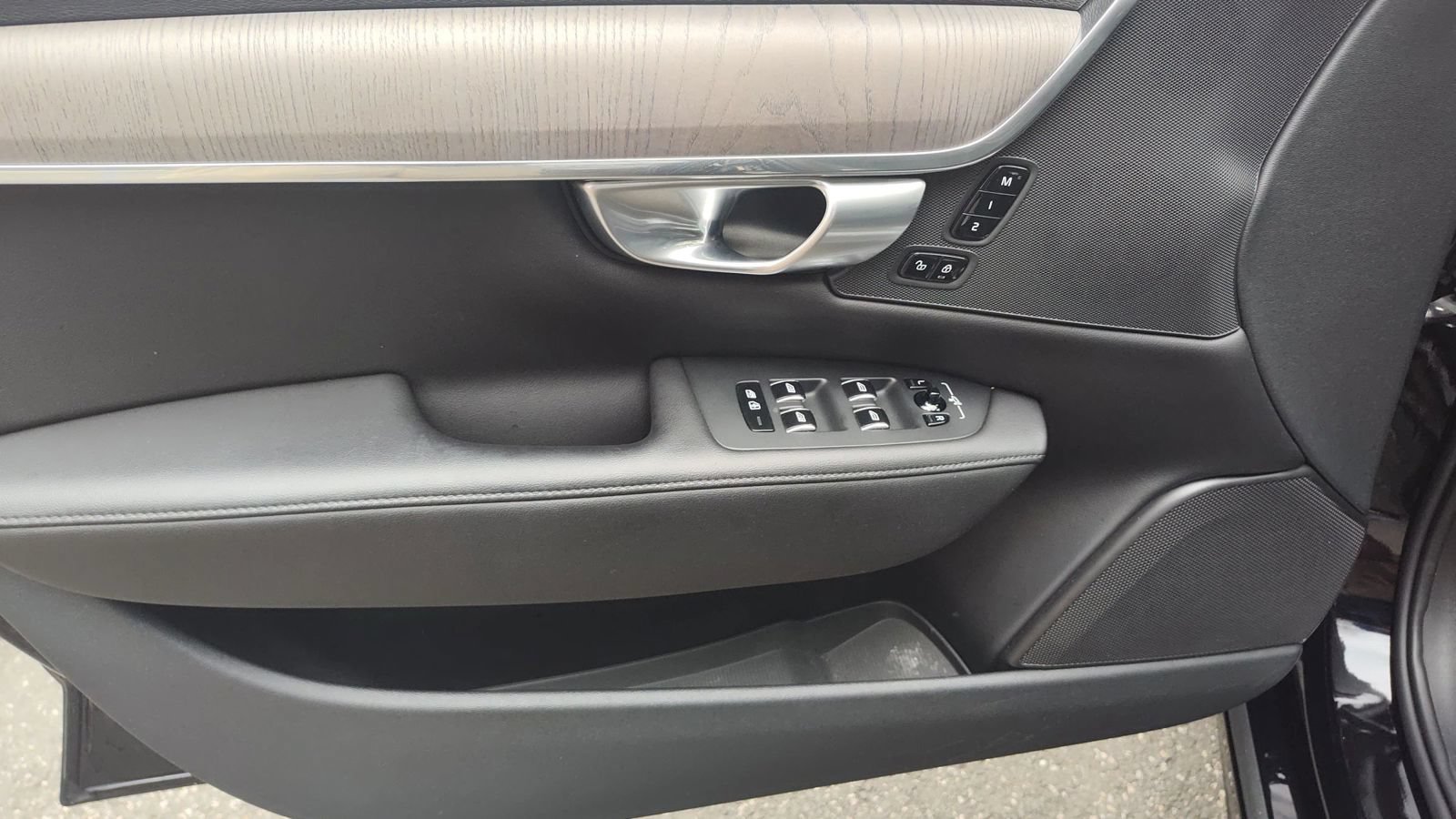 Used 2023 Volvo S90 B6 Plus AWD/4WD image 17