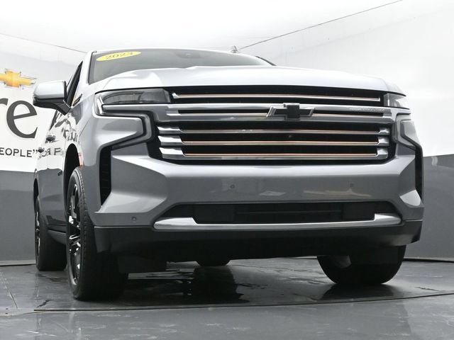 Used 2023 Chevrolet Tahoe High Country w/ Premium Package 2 AWD/4WD image 3