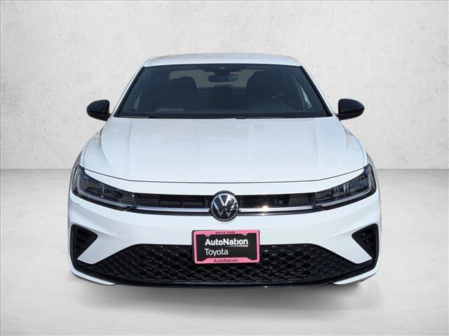 Used 2025 Volkswagen Jetta Sport image 2