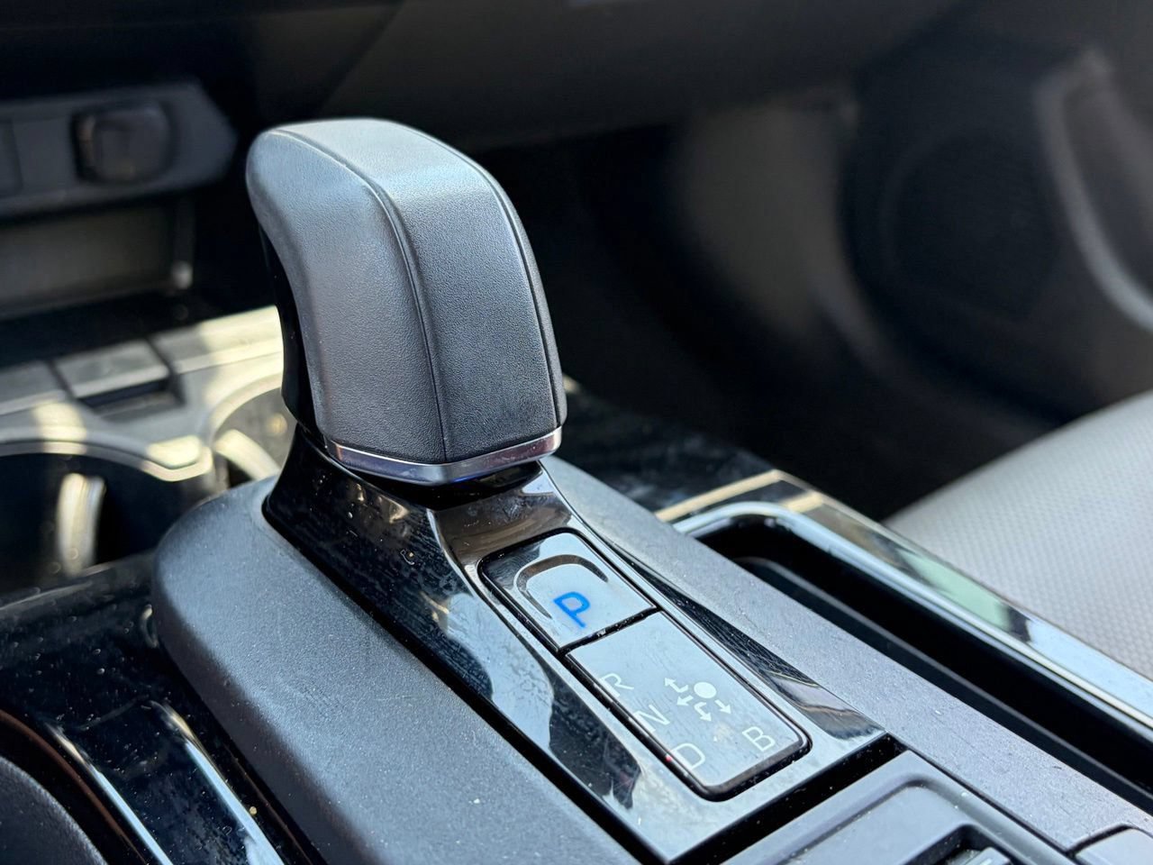 Used 2023 Toyota Prius XLE AWD/4WD image 7