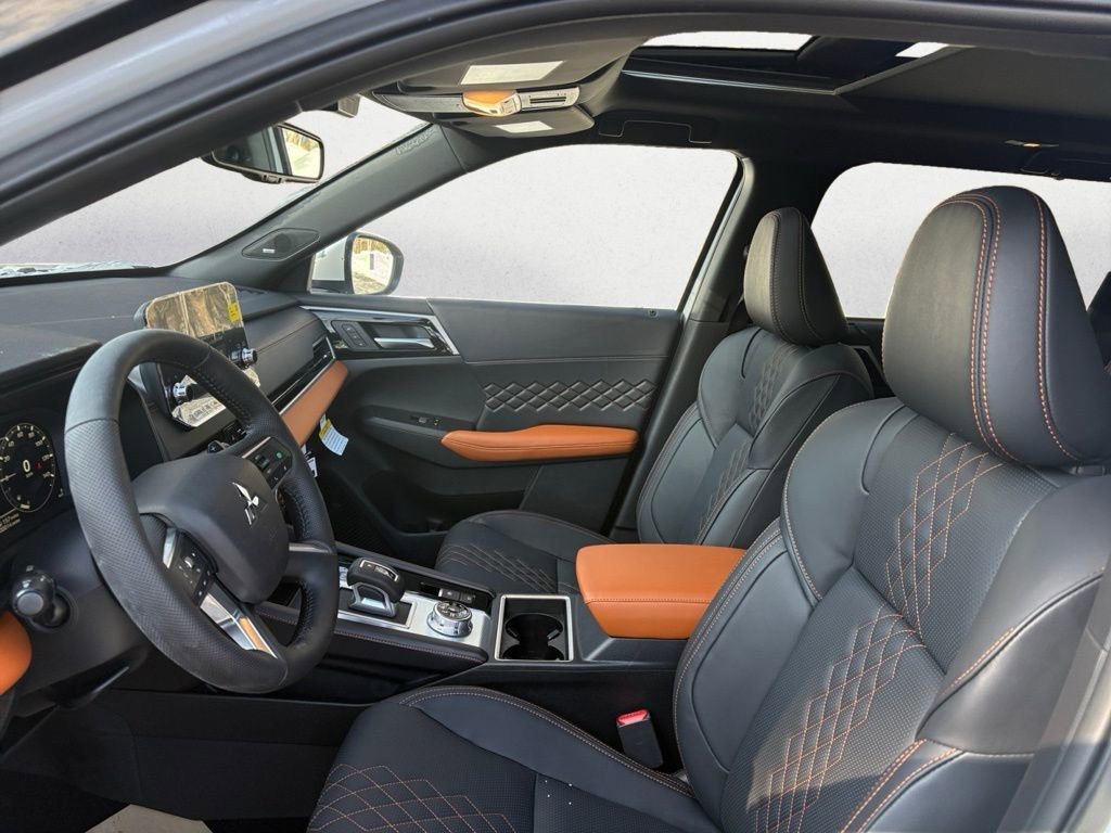 New 2025 Mitsubishi Outlander SEL image 12