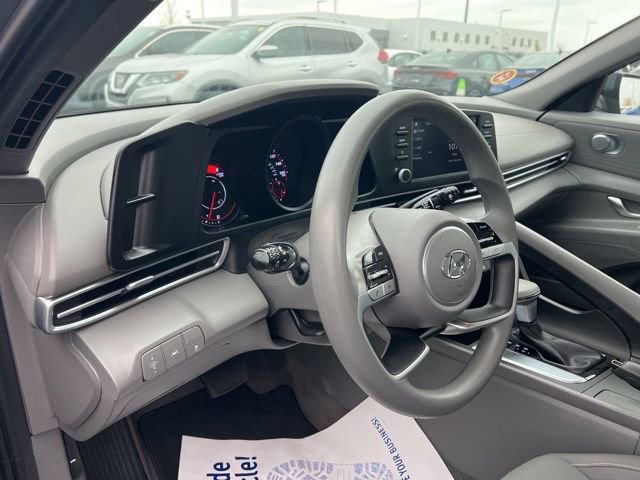 Used 2023 Hyundai Elantra SEL image 9
