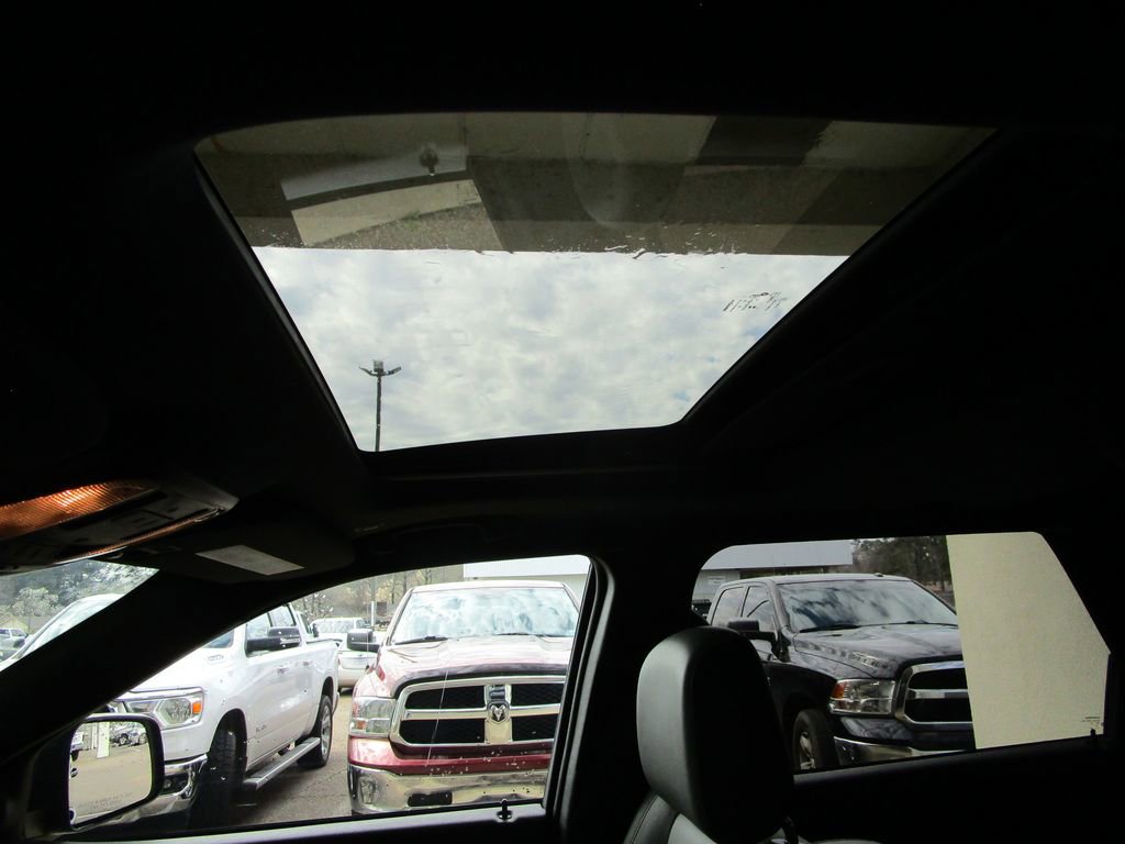 Used 2024 Dodge Durango GT image 28