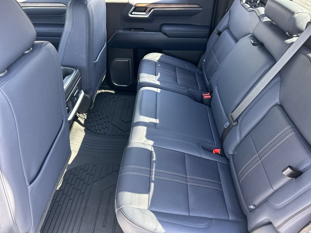 Used 2023 Chevrolet Silverado 1500 High Country w/ Technology Package AWD/4WD image 25