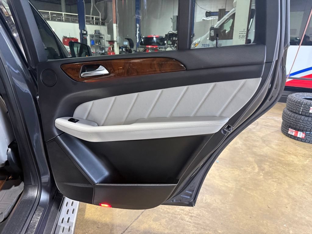 Used 2015 Mercedes-Benz GL 450 4MATIC image 43
