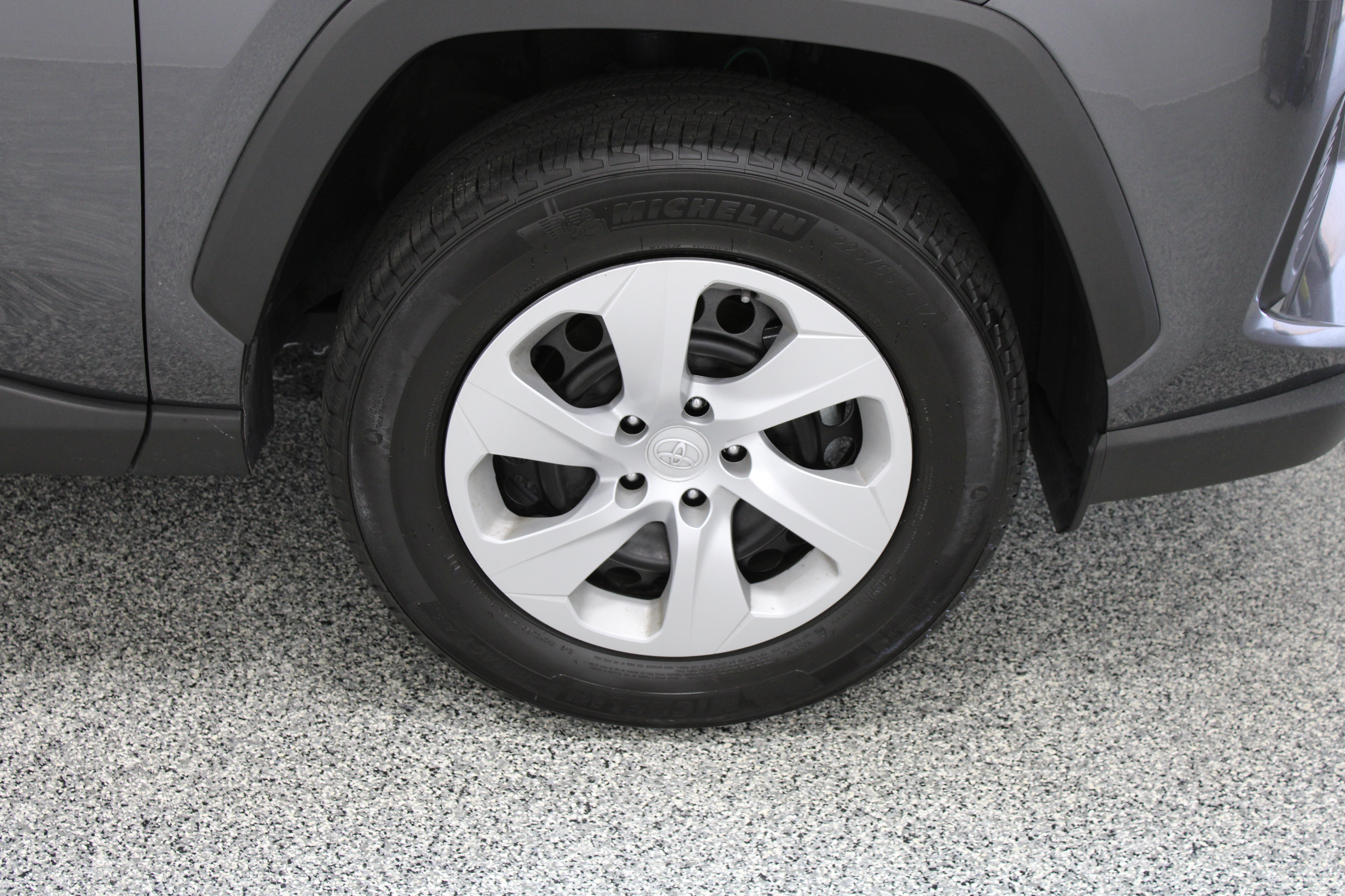 Certified 2024 Toyota RAV4 LE FWD image 5