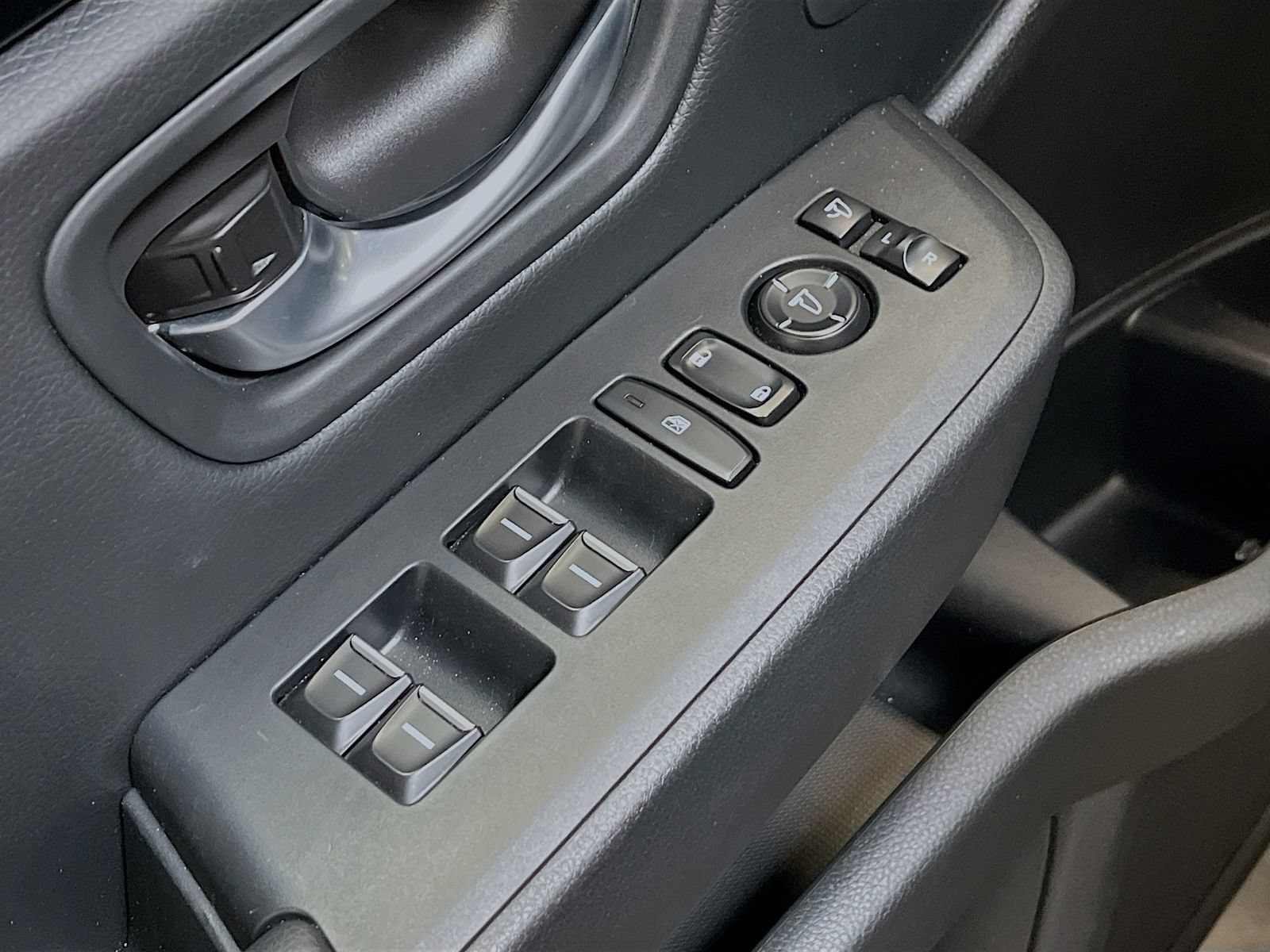Used 2025 Honda Pilot TrailSport image 17