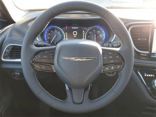 New 2026 Chrysler Pacifica Select image 15