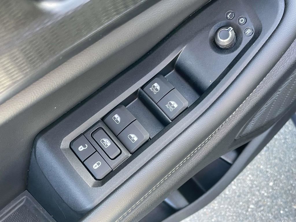 Certified 2025 Jeep Grand Cherokee Altitude image 27