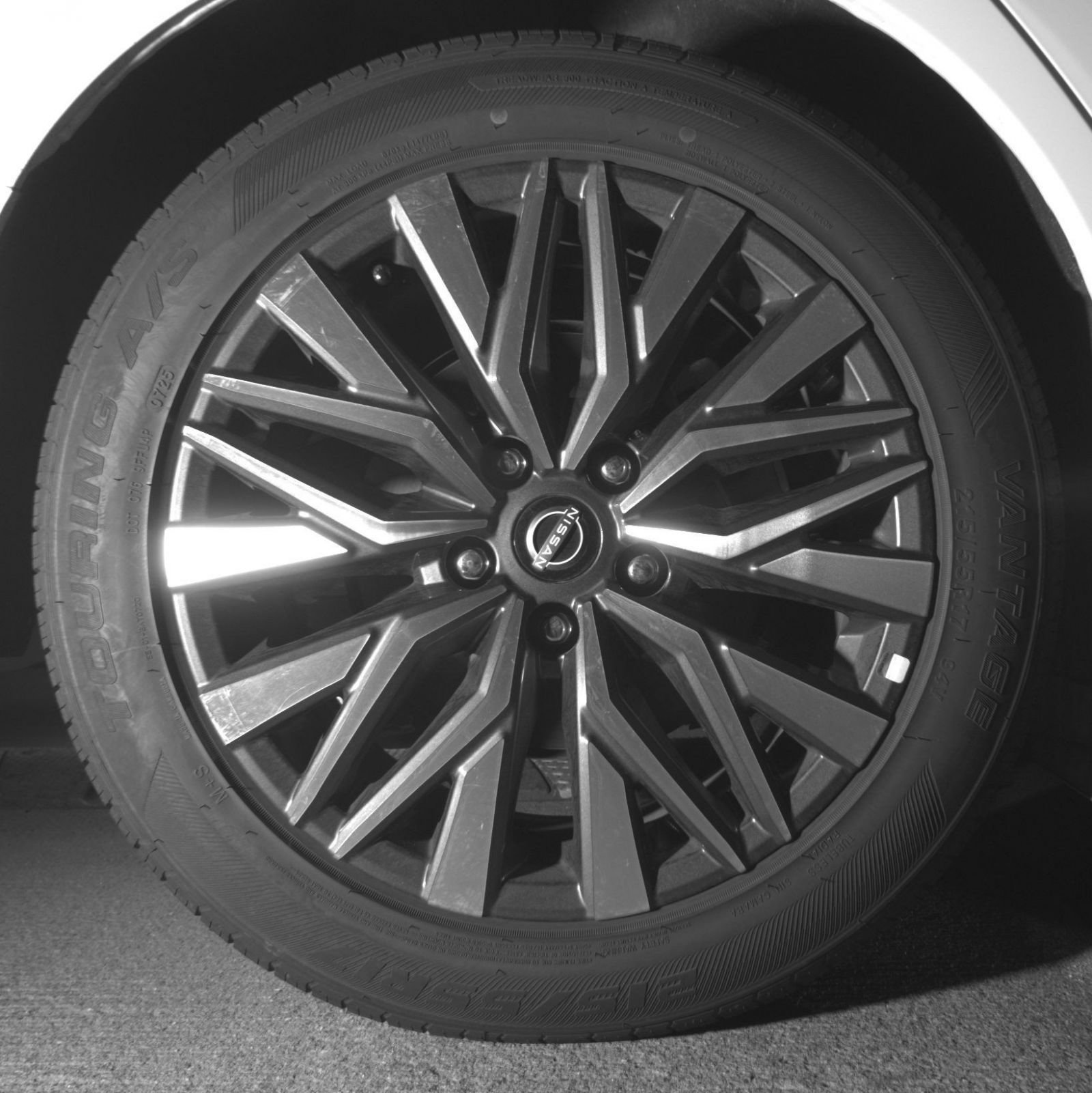 Used 2025 Nissan Altima 2.5 SV FWD image 18