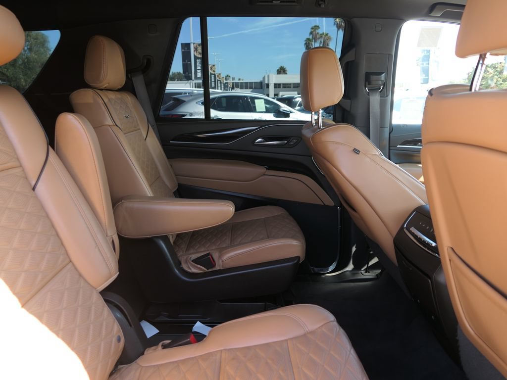 Used 2022 Cadillac Escalade Sport w/ Touring Package AWD/4WD image 23