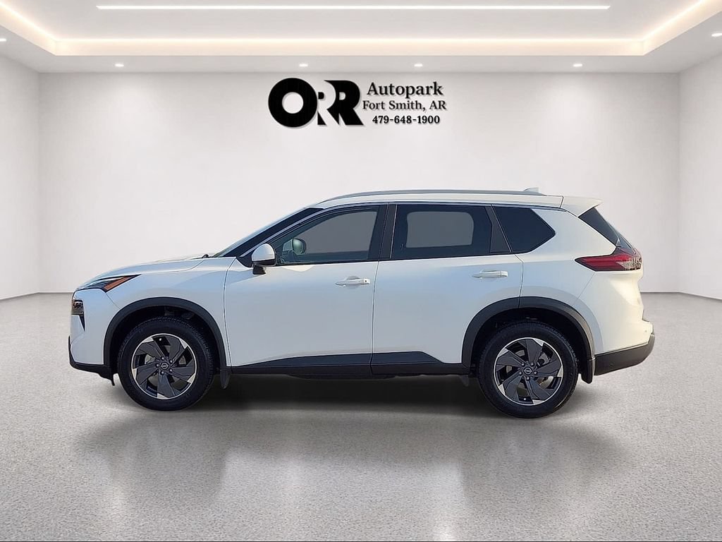Used 2024 Nissan Rogue SV w/ SV Premium Package FWD image 3