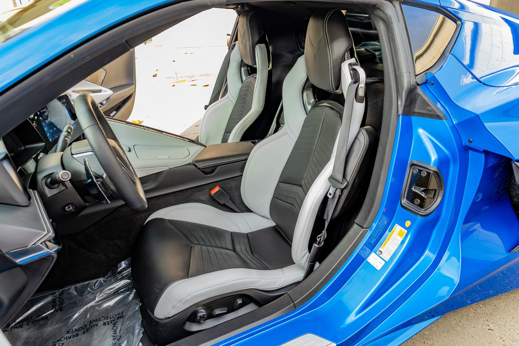 Used 2025 Chevrolet Corvette Stingray Preferred Cpe w/ Stealth Interior Trim Package RWD image 24