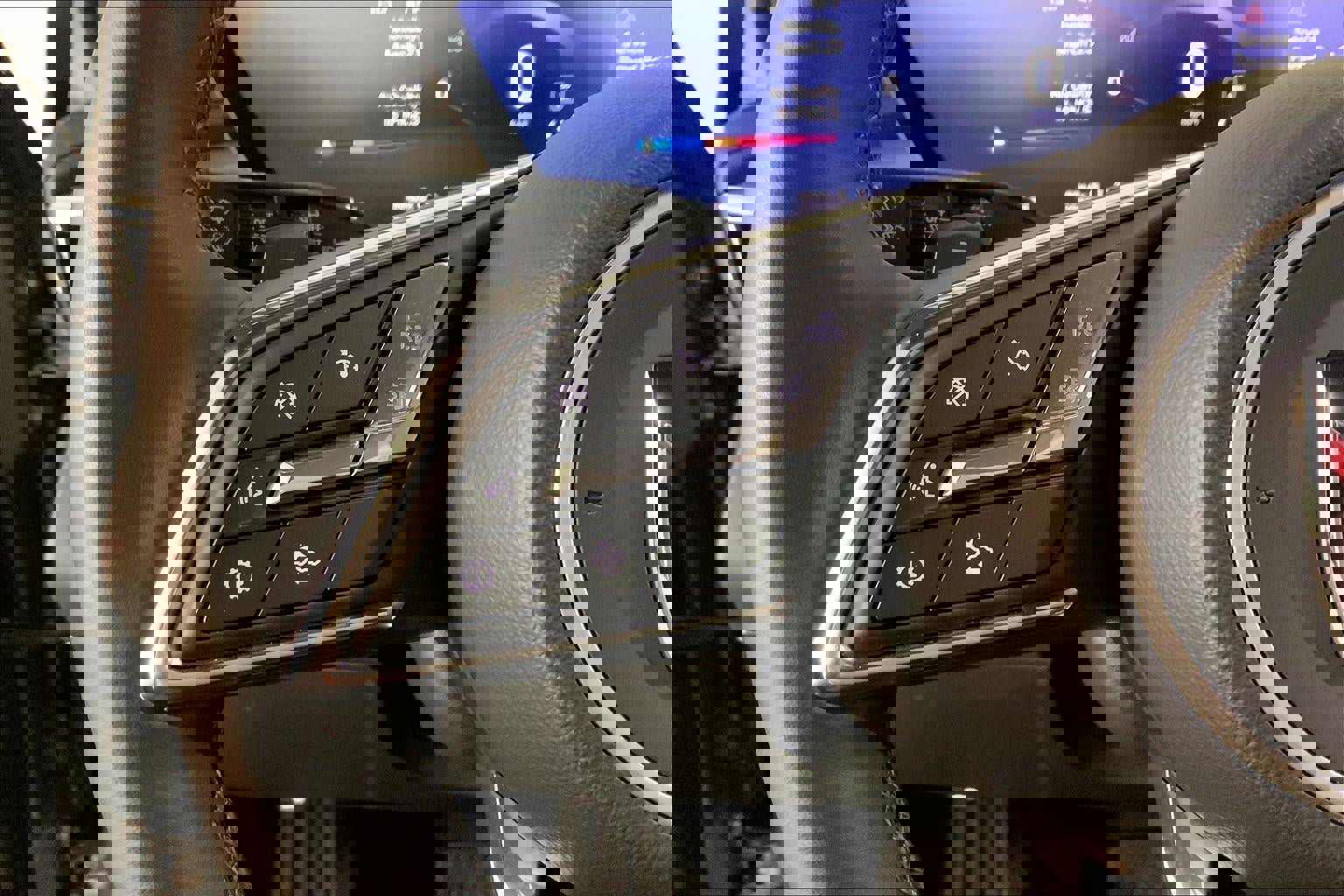 Used 2025 Buick Enclave Preferred image 18