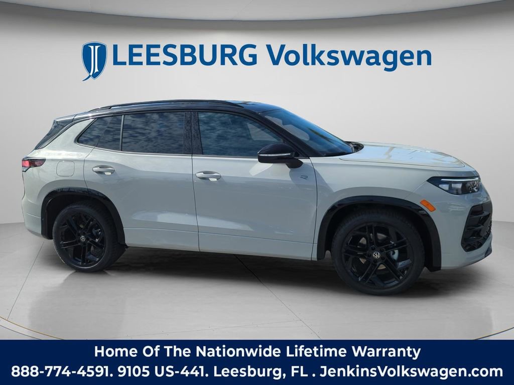 New 2026 Volkswagen Tiguan SE R-Line image 2