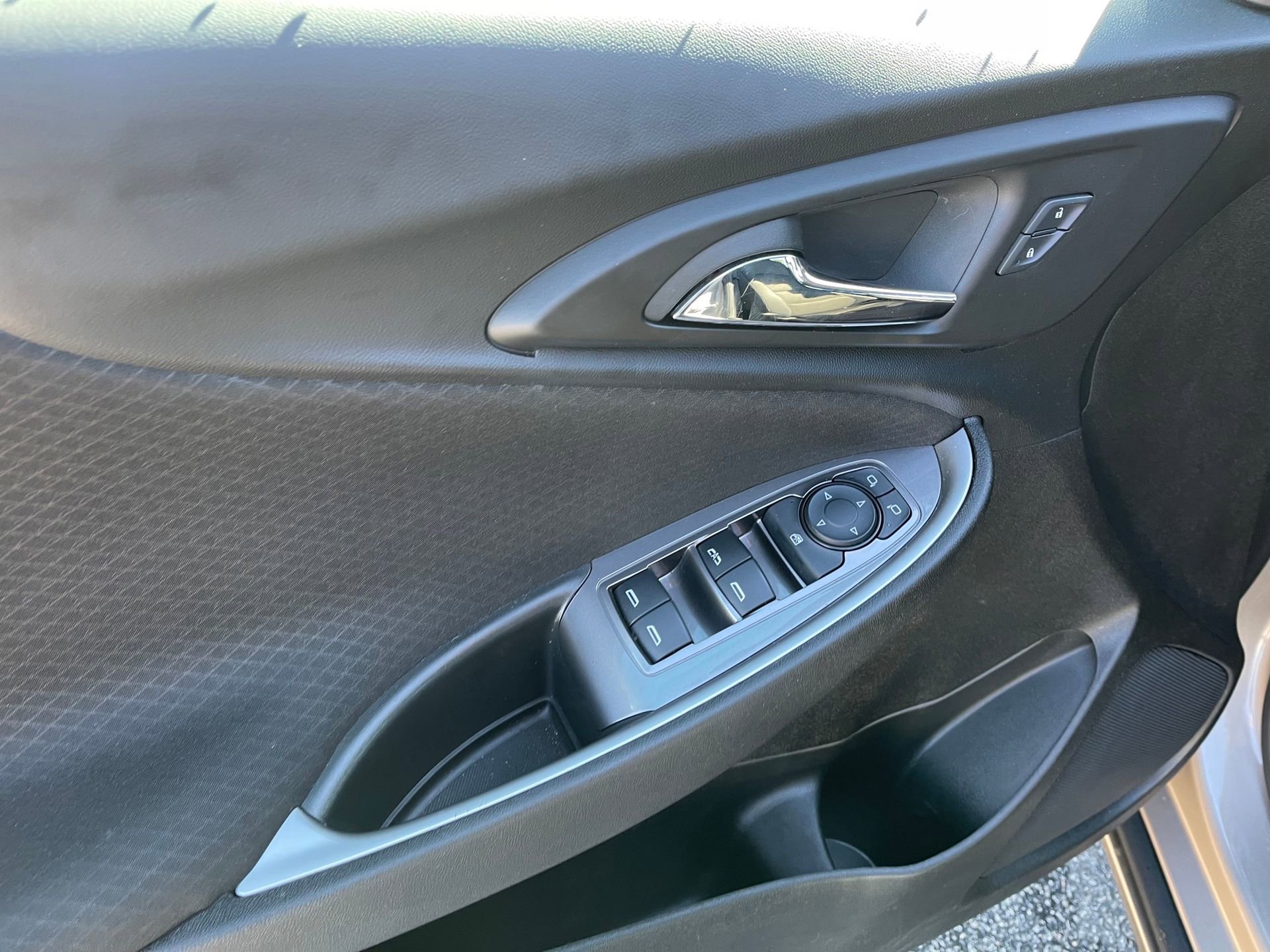 Used 2025 Chevrolet Malibu LT image 12