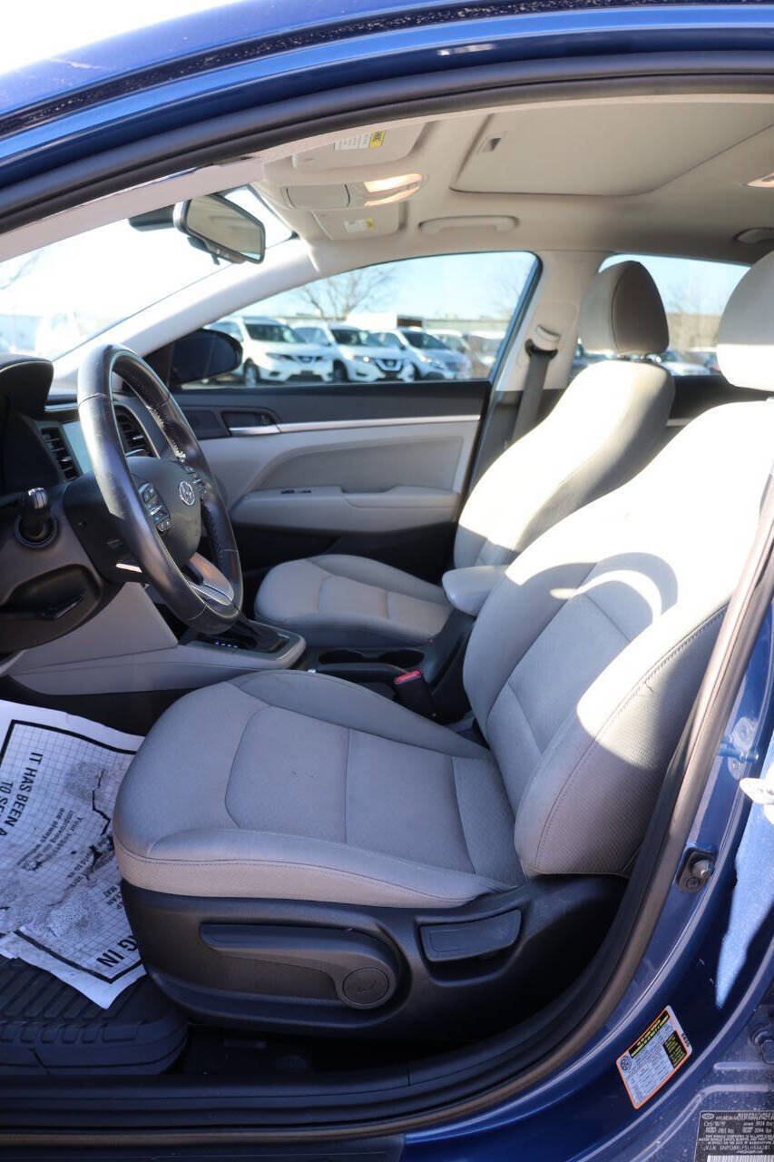 Used 2020 Hyundai Elantra Value Edition w/ Cargo Package (C1) FWD image 13