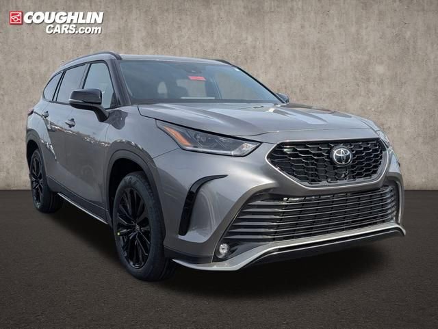 New 2026 Toyota Highlander XSE