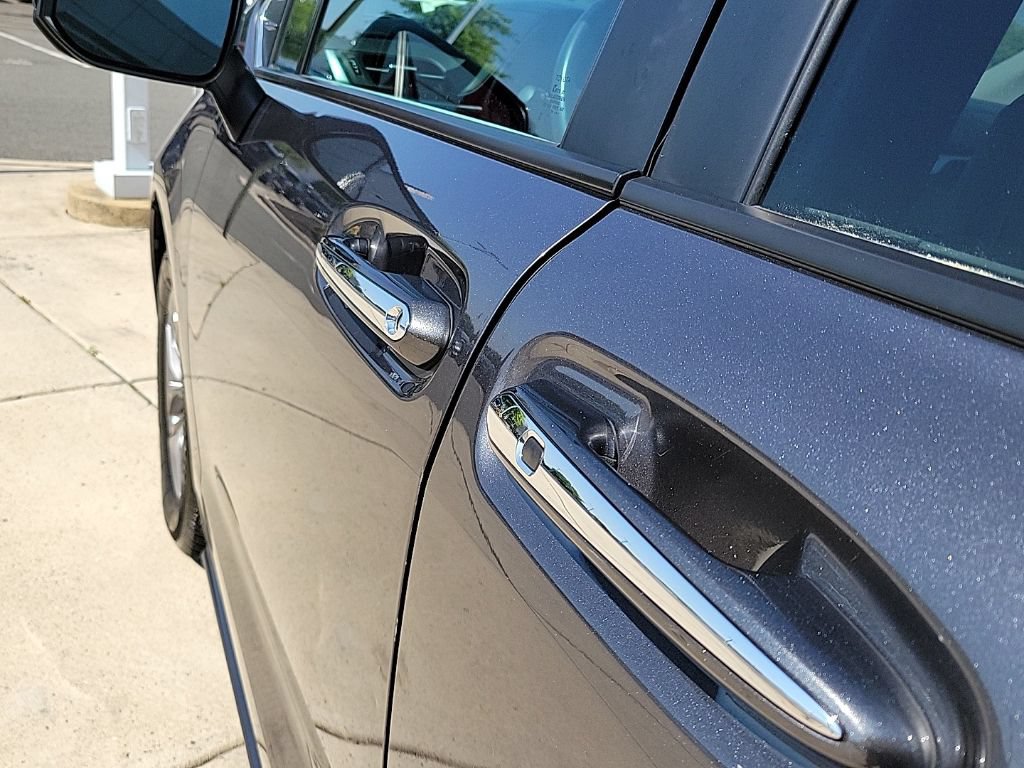 Used 2025 Toyota Sienna XLE FWD image 10