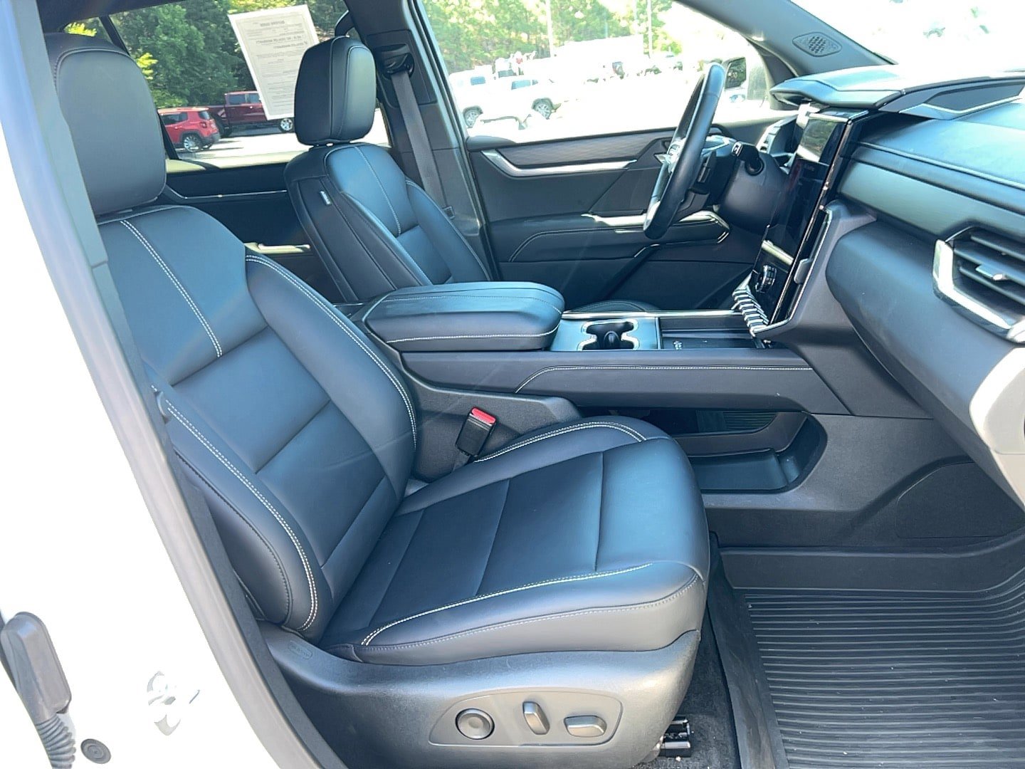 Used 2024 GMC Acadia Elevation w/ Black Edition FWD image 23