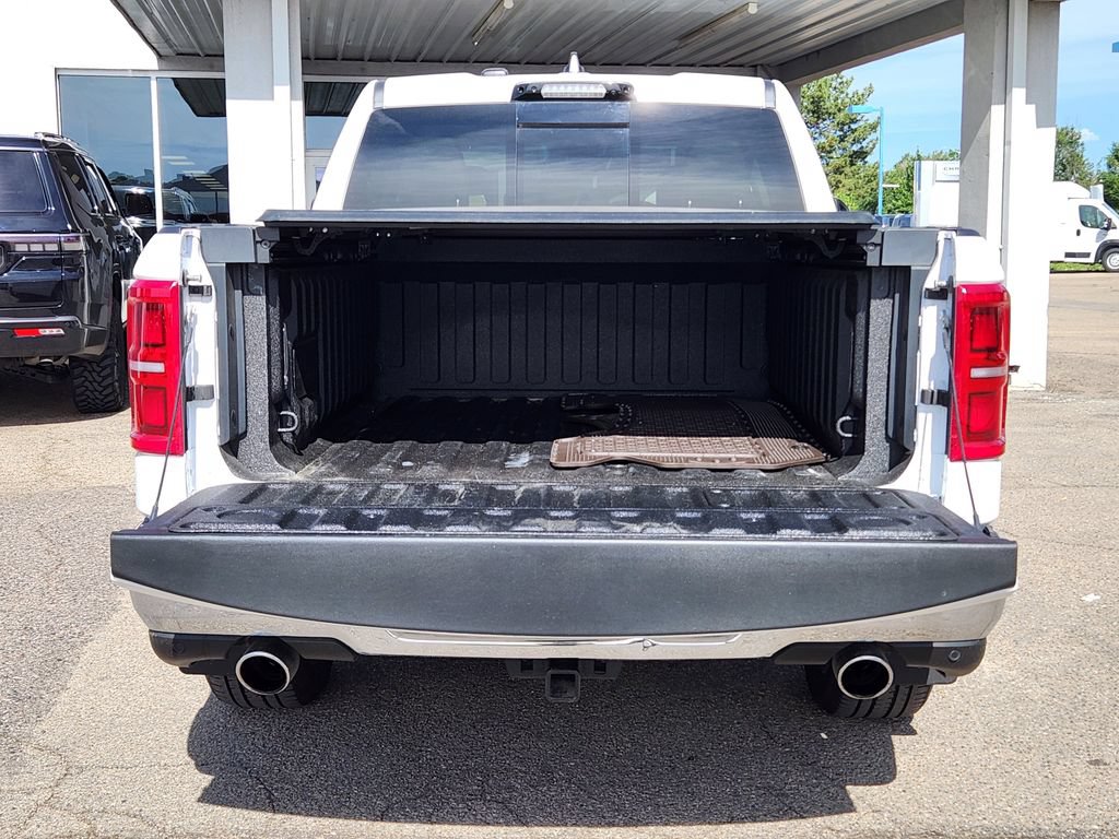 Used 2025 RAM 1500 Limited AWD/4WD image 11